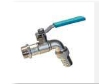 GRIFO CURVO ESFERA MANGUERA M-400 DE 3/4